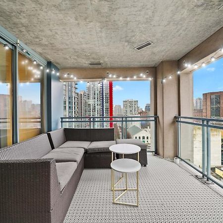 Beautiful 2 Bed Home Dt With Free Parking Vancouver Exteriör bild