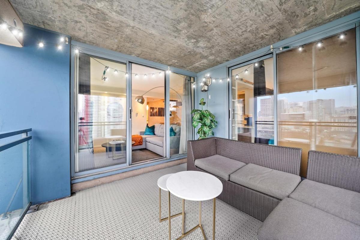 Beautiful 2 Bed Home Dt With Free Parking Vancouver Exteriör bild