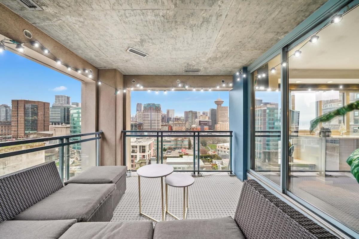 Beautiful 2 Bed Home Dt With Free Parking Vancouver Exteriör bild