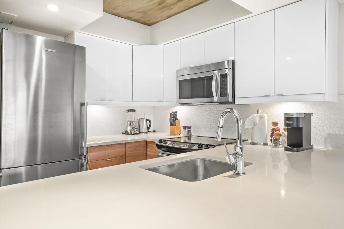 Beautiful 2 Bed Home Dt With Free Parking Vancouver Exteriör bild