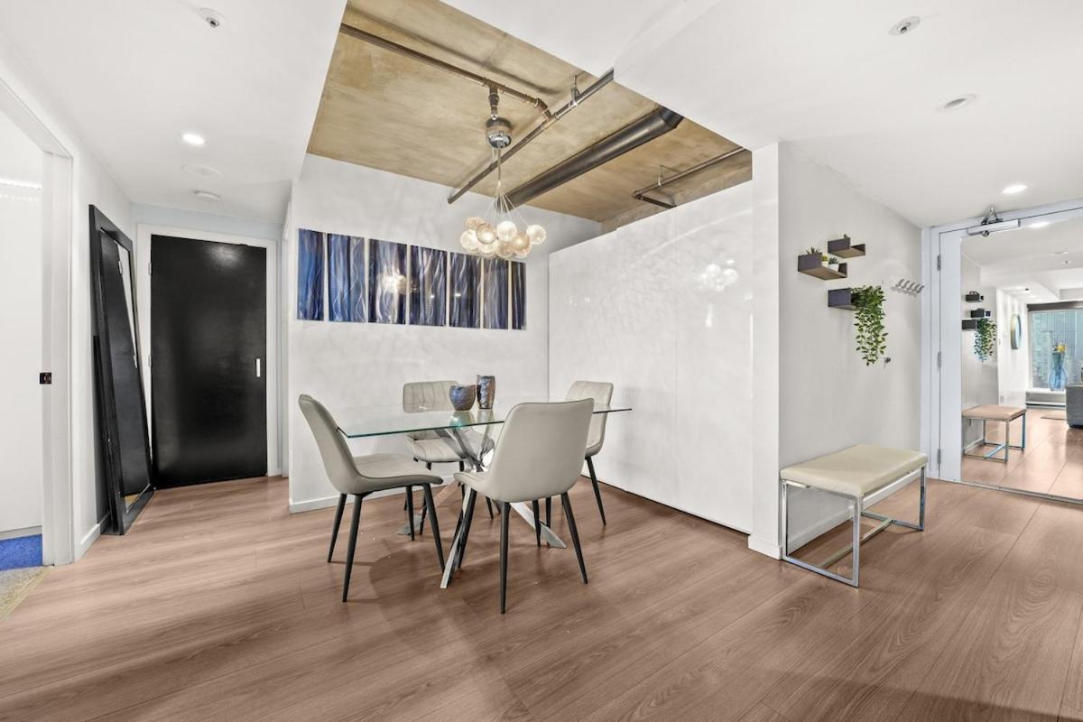 Beautiful 2 Bed Home Dt With Free Parking Vancouver Exteriör bild