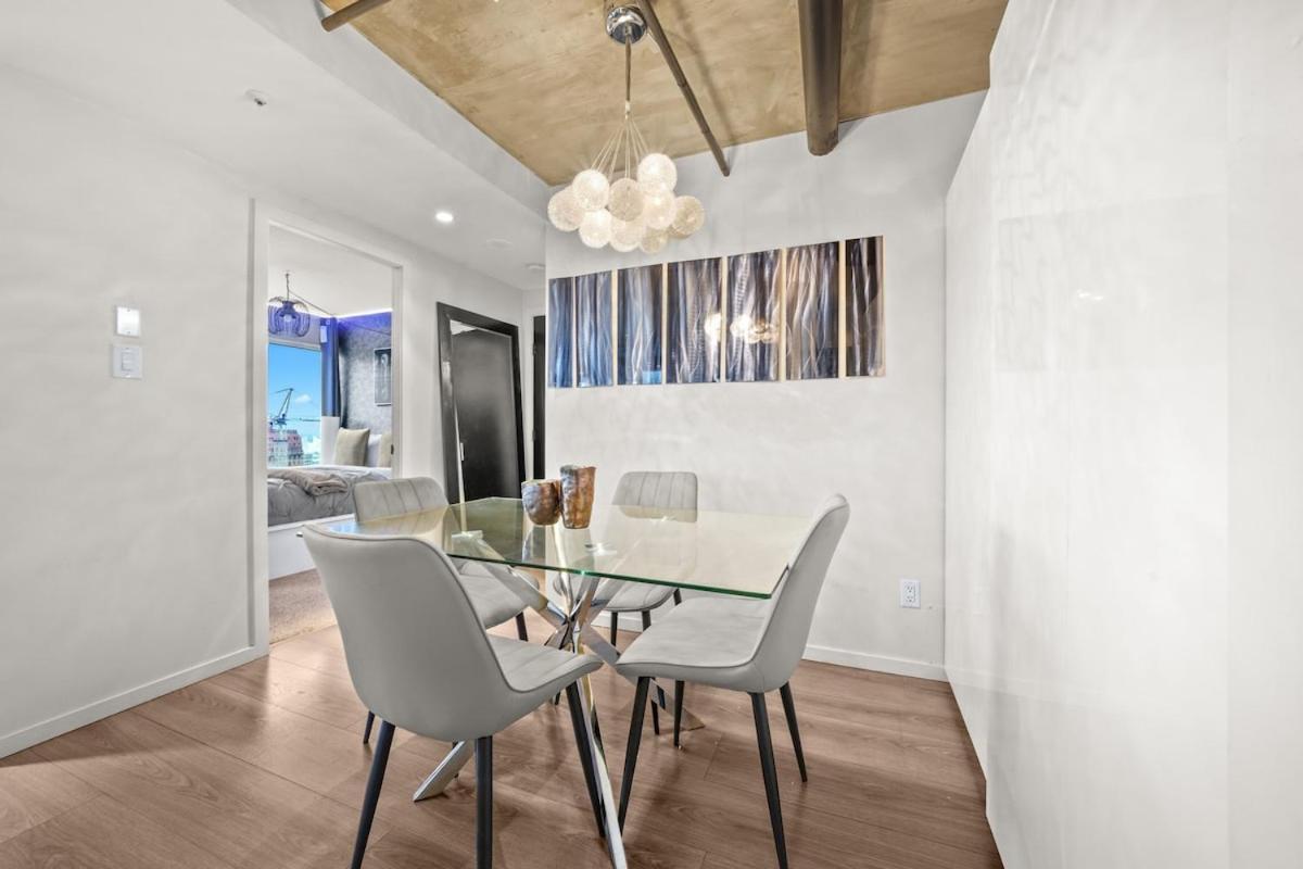 Beautiful 2 Bed Home Dt With Free Parking Vancouver Exteriör bild