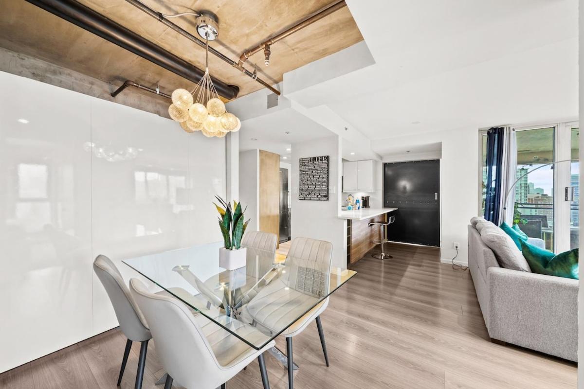 Beautiful 2 Bed Home Dt With Free Parking Vancouver Exteriör bild