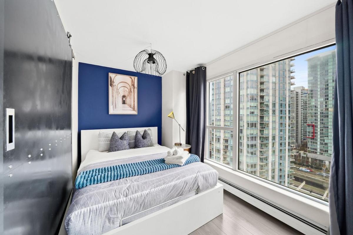 Beautiful 2 Bed Home Dt With Free Parking Vancouver Exteriör bild