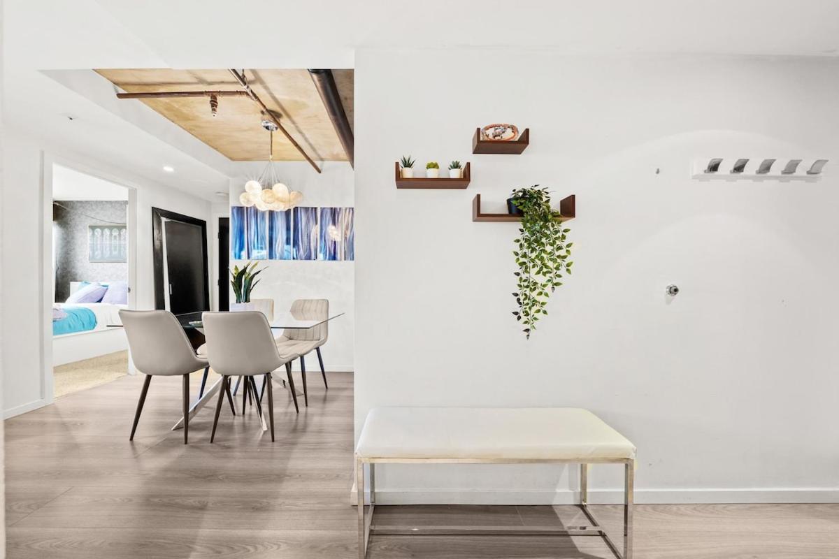 Beautiful 2 Bed Home Dt With Free Parking Vancouver Exteriör bild