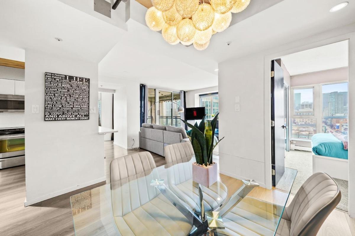 Beautiful 2 Bed Home Dt With Free Parking Vancouver Exteriör bild